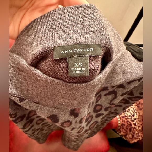Ann Taylor Grey and Brown Leopard Print Sweater Skirt, Size XS - Picture 5 of 7